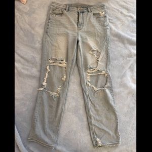 American Eagle Distressed Light Wash Mom Jean
